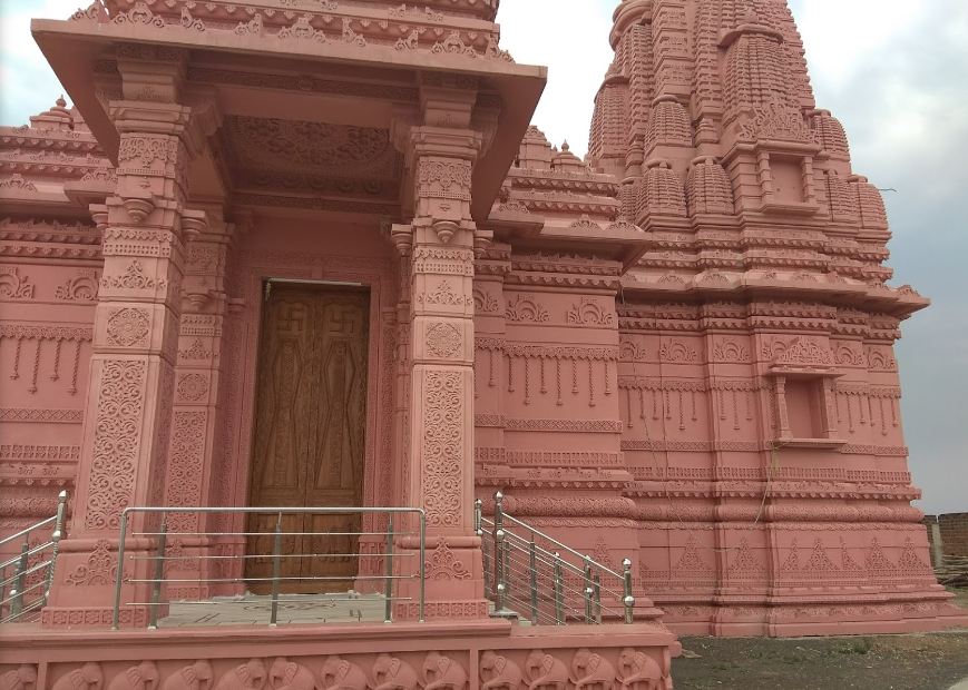 Shri 1008 Shantinath Digambar Jain Atishaya Kshetra Ishurwara, District-Sagar (M.P.) image 4