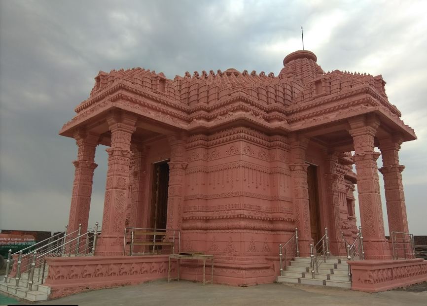 Shri 1008 Shantinath Digambar Jain Atishaya Kshetra Ishurwara, District-Sagar (M.P.) image 5