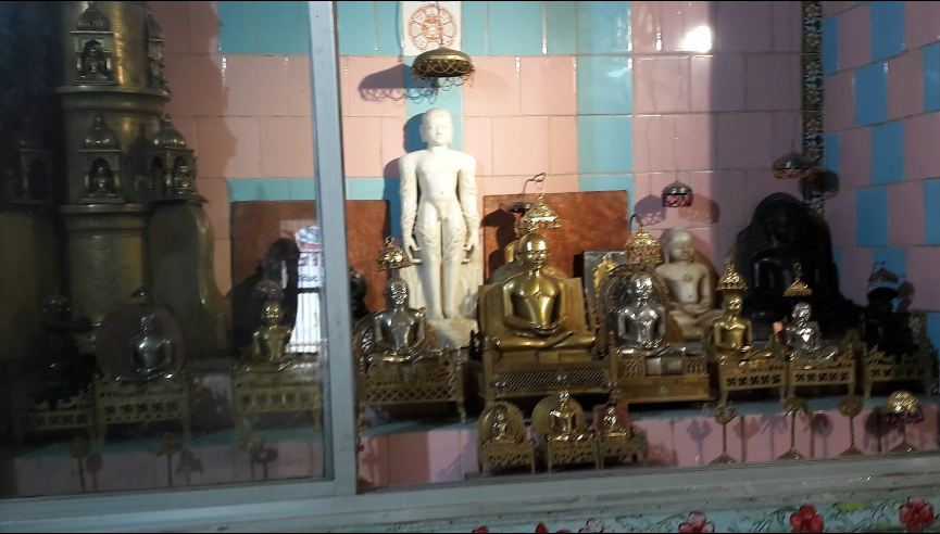 Shri 1008 Parshvnath Digamber Jain Bazar Ka Mandir, Katra Bazar, Tikamgarh (M.P.) image 5