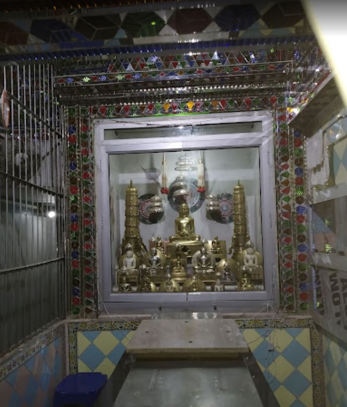 Shri 1008 Parshvnath Digamber Jain Bazar Ka Mandir, Katra Bazar, Tikamgarh (M.P.) image 10