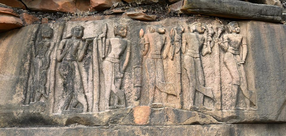 Shri Digamber Jain Atishaya Kshetra, Ajaigarh, District-Panna (M.P.) image 1