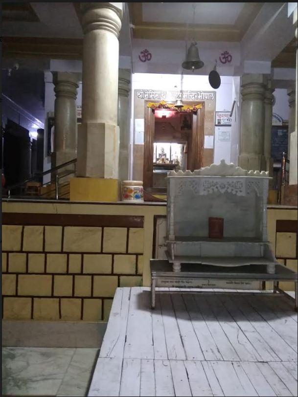 Shri 1008 Neminath Digamber Jain Mandir (Jhirno Ka Mandir),  Kohefiza, Bhopal (M.P.) image 13