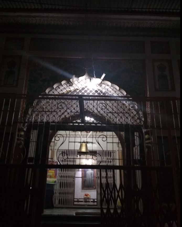 Shri  Digamber Jain Mandir, Bombay Bazar, Mhow, District-Indore (M.P.) image 1