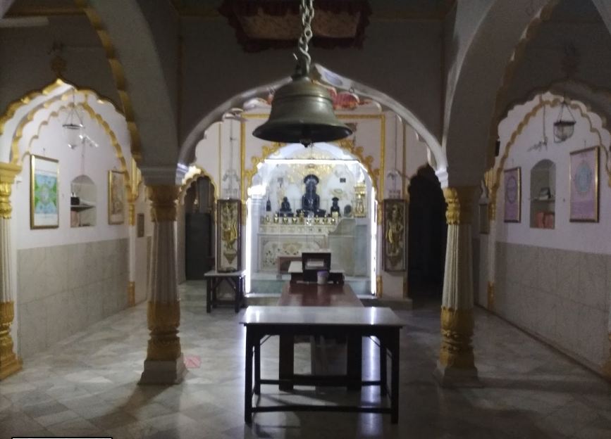 Shri  Terapanthi Digamber Jain Mandir, Bombay Bazar, Mhow, District-Indore (M.P.) image 2