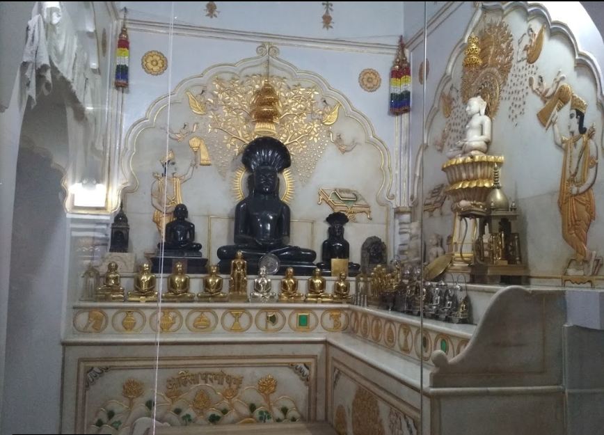 Shri  Terapanthi Digamber Jain Mandir, Bombay Bazar, Mhow, District-Indore (M.P.) image 4