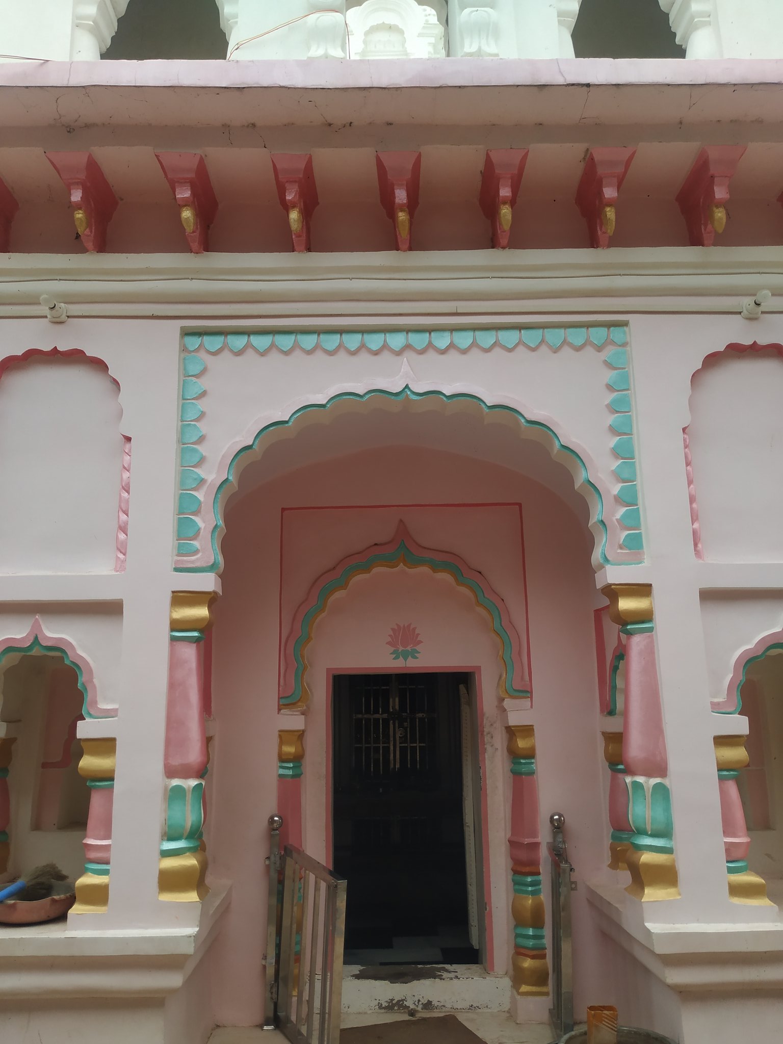 Shri Parshvnath Digamber Jain Mandir, Mohli, District - Sagar (Madhya Pradesh) image 7