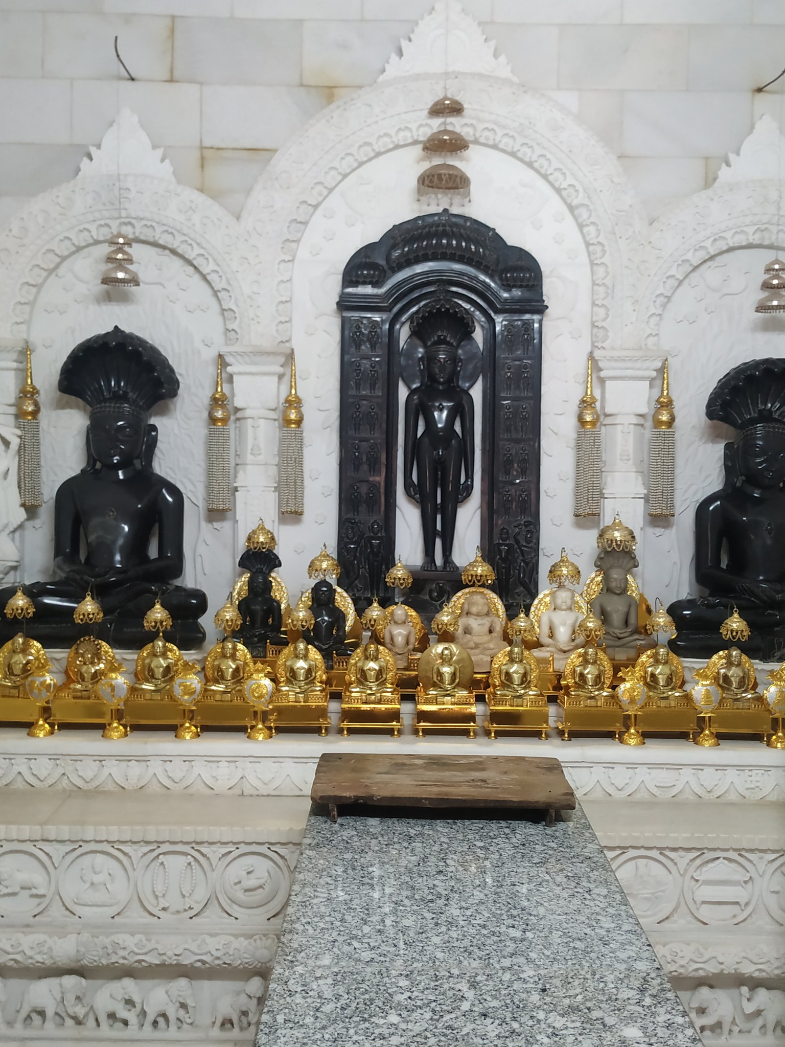 Shri Parshvnath Digamber Jain Mandir, Mohli, District - Sagar (Madhya Pradesh) image 9