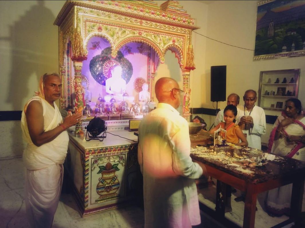Shri Adinath Digamber Jain  Mandir, Kasturba Nagar Main Road,  Ratlam (M.P.) image 11