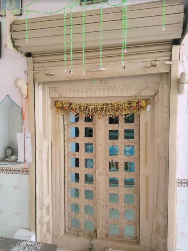 Shri 1008 Chandraprabhu Digamber Jain Chota Mandir, Village-Digora, District-Tikamgarh (M.P.) image 1