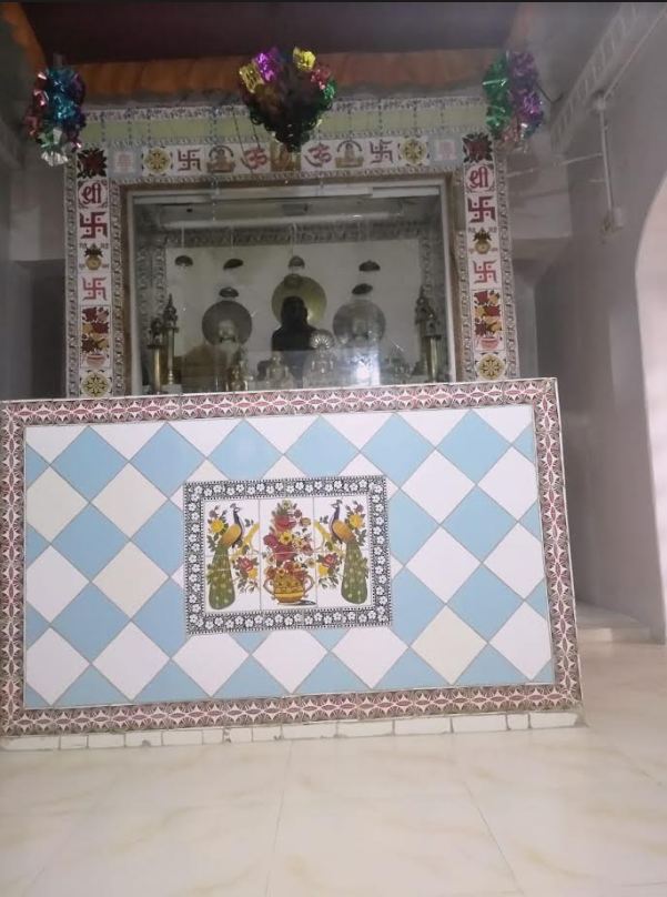 Shri 1008 Chandraprabhu Digamber Jain Chota Mandir, Village-Digora, District-Tikamgarh (M.P.) image 4