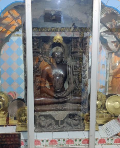 Shri Parshvnath Digamber Jain Mandir, Jatara, District-Tikamgarh (M.P.) image 6
