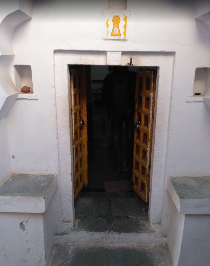 1008 Shri Chandrprabhu Digamber Jain Mandir, Garoth, District-Mandsaur (Madhya Pradesh) image 2