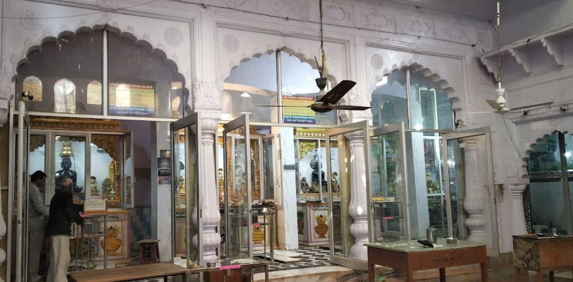 Shri 1008 Parshvnath Digamber Jain Mandir, Baju Muhalla, Bhind (Madhya Pradesh) image 3