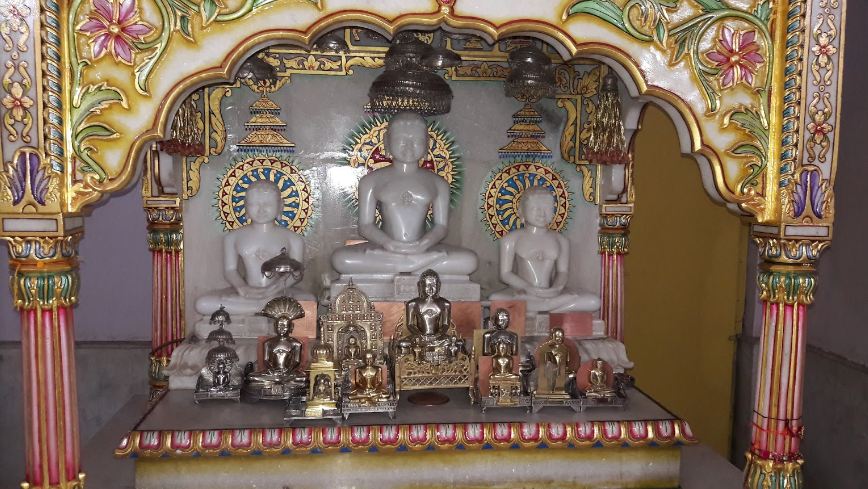 Shri 1008 Adinath Digamber Jain Mandir, Moghat Road, Khandwa (Madhya Pradesh) image 1