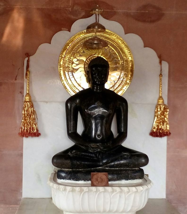 Shri Digamber Jain Mandir, Village-Bawadiyakajee, District-Khandwa (Madhya Pradesh) image 2