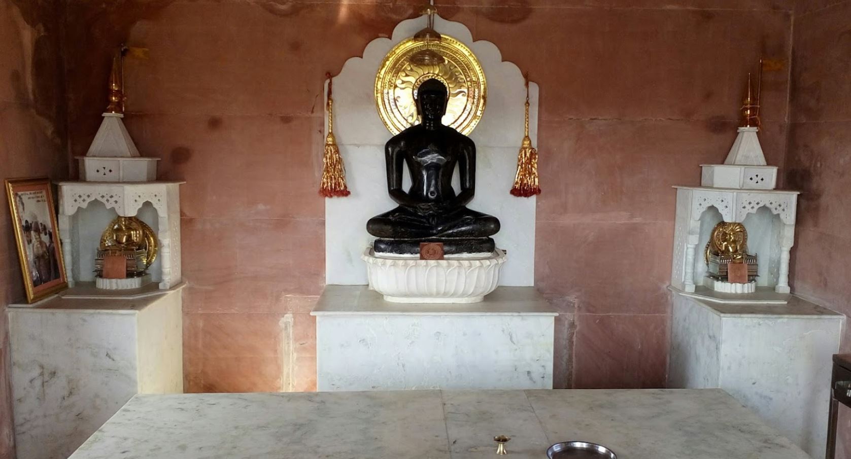 Shri Digamber Jain Mandir, Village-Bawadiyakajee, District-Khandwa (Madhya Pradesh) image 3