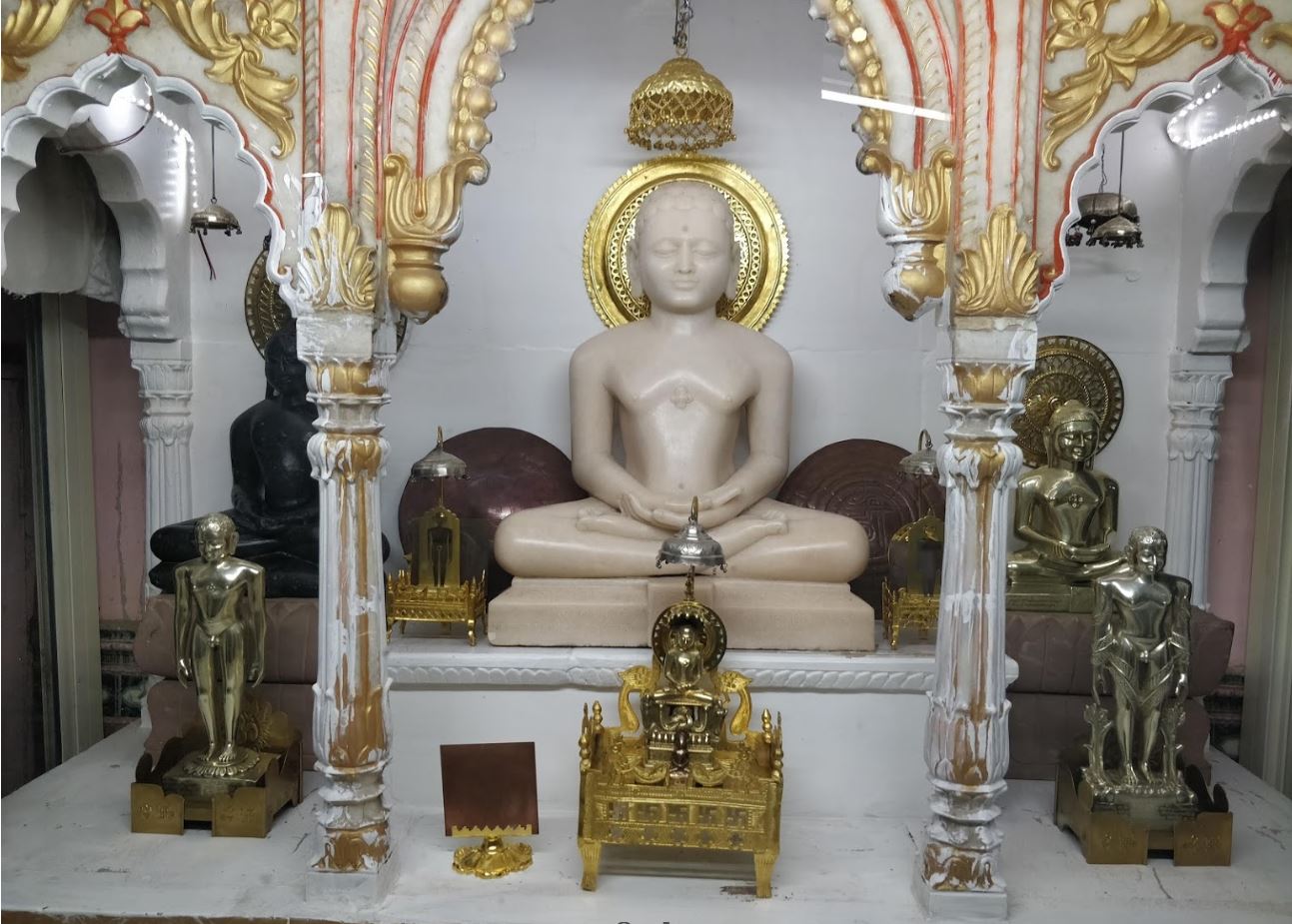 Shri 1008 Shantinath Digamber Jain Mandir, Station Road, Madhavganj, Baripura, Vidisha (M.P.) image 10