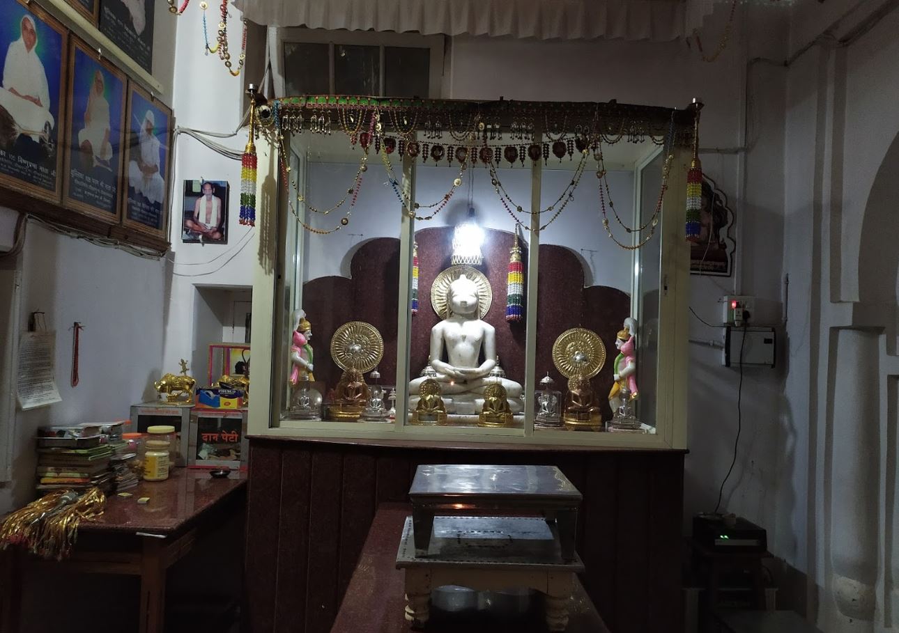 Shri 1008 Ajitnath Prachin Digamber Jain Mandir, Shanti Nagar, Chhatarpur (Madhya Pradesh) image 4