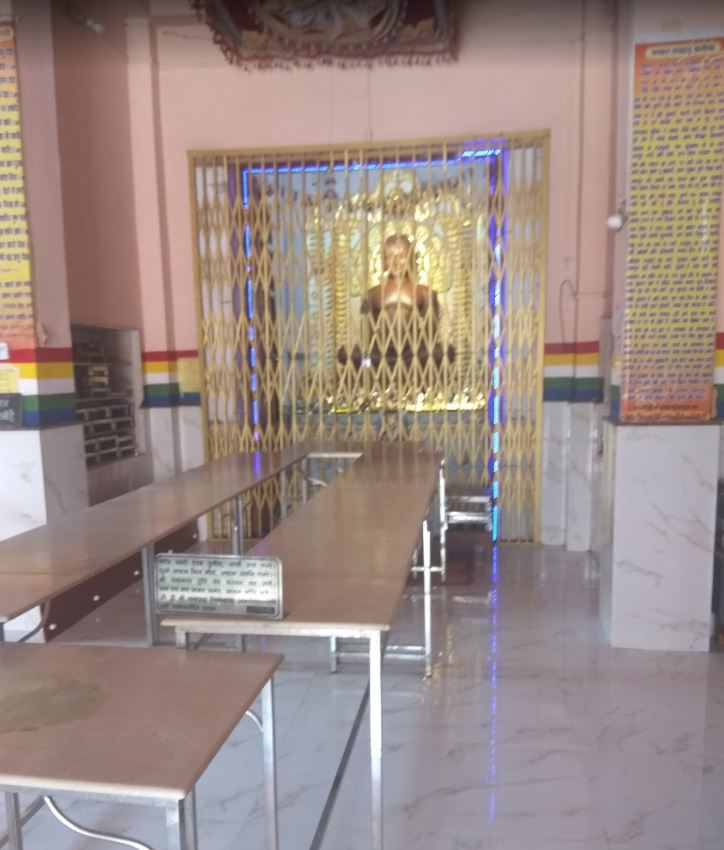 Shri 1008 Bhagwan Chandraprabhu Digamber Jain Mandir, Ganj Basoda, District-Vidisha (M.P.) image 1