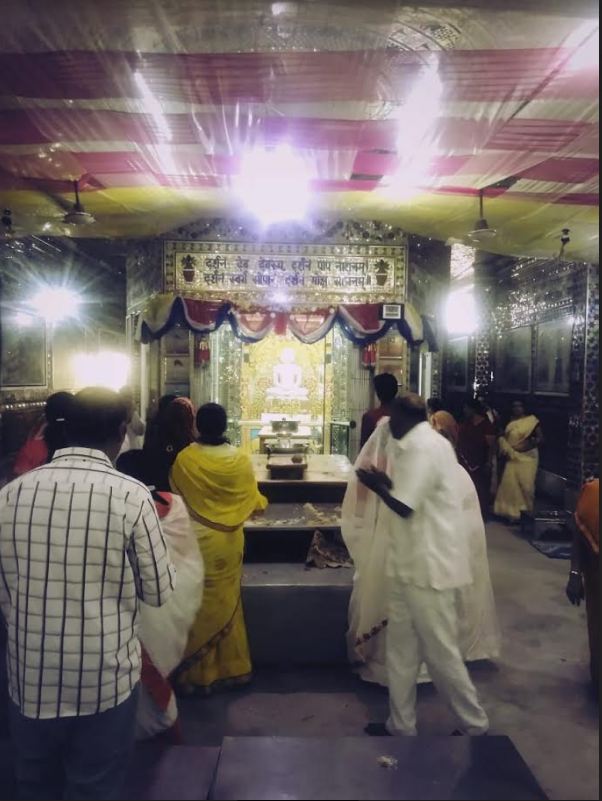 Shri Chandraprabh Digamber Jain Mandir, Station Road,  Ratlam (M.P.) image 4