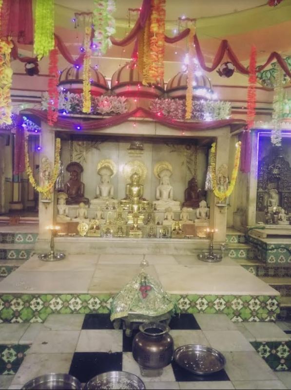 Shri Sambhavnath Digamber Jain Juna Mandir (Hathi Wala), Kasara Bazar,  Ratlam (M.P.) image 2