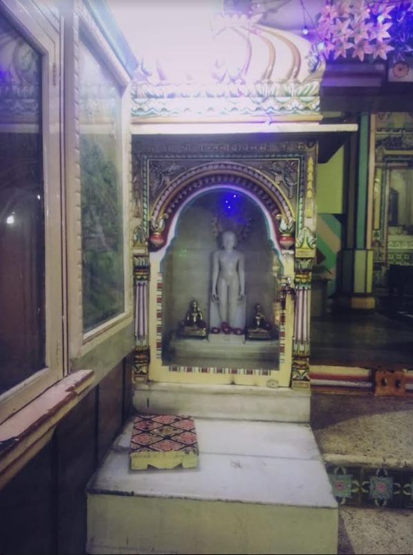 Shri Sambhavnath Digamber Jain Juna Mandir (Hathi Wala), Kasara Bazar,  Ratlam (M.P.) image 4