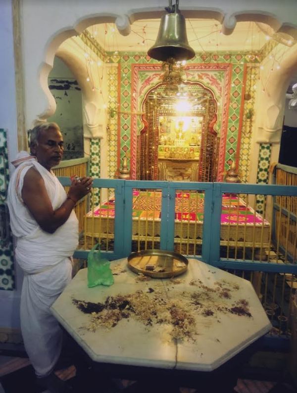 Shri Adinath Digamber Jain Mandir, Manak Chowk,  Ratlam (M.P.) image 2