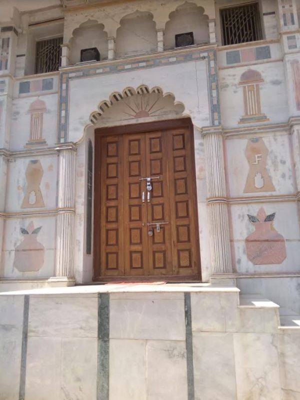 Shri 1008 Shri Bhagwan Chandraprabhu Digamber Jain Naya Mandir, Mohangarh, District-Tikamgarh (Madhya Pradesh) image 1