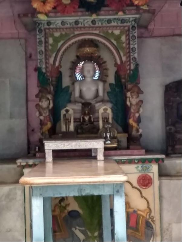 Shri 1008 Shri Bhagwan Adinath Digamber Jain Bada Mandir, Mohangarh, District-Tikamgarh (Madhya Pradesh) image 2