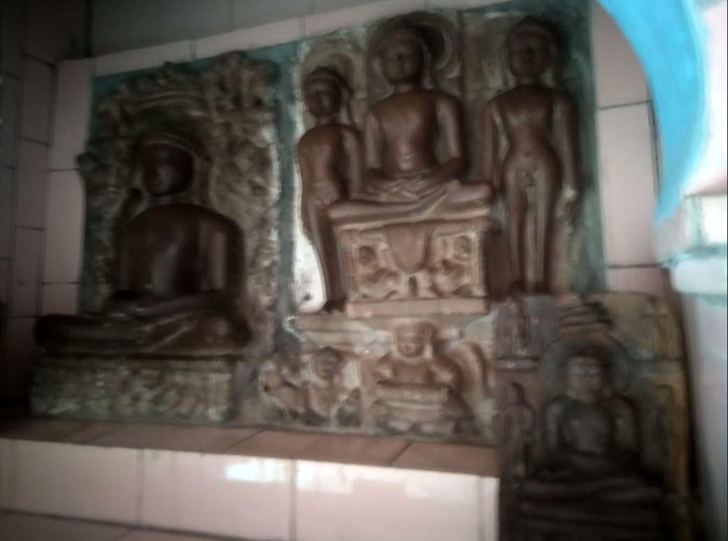 Shri 1008 Shri Bhagwan Adinath Digamber Jain Bada Mandir, Mohangarh, District-Tikamgarh (Madhya Pradesh) image 3