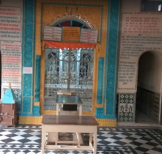 Shri Parshvnath Digamber Jain Mandir, Sadar Bazar, Mau, District-Bhind (Madhya Pradesh) image 3