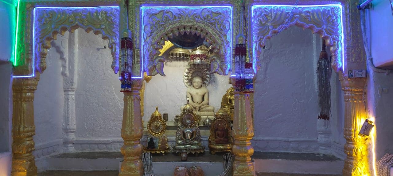 Shri 1008 Bhagwan Parshvnath Jinalaya, Birgwan (Virgama), District-Bhind (Madhya Pradesh) image 1