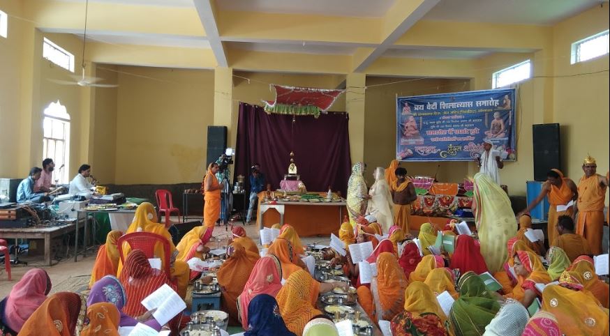 Shri Sambhavnath Digamber Jain Mandir, Khaniyadhana, District-Shivpuri (M.P.) image 1