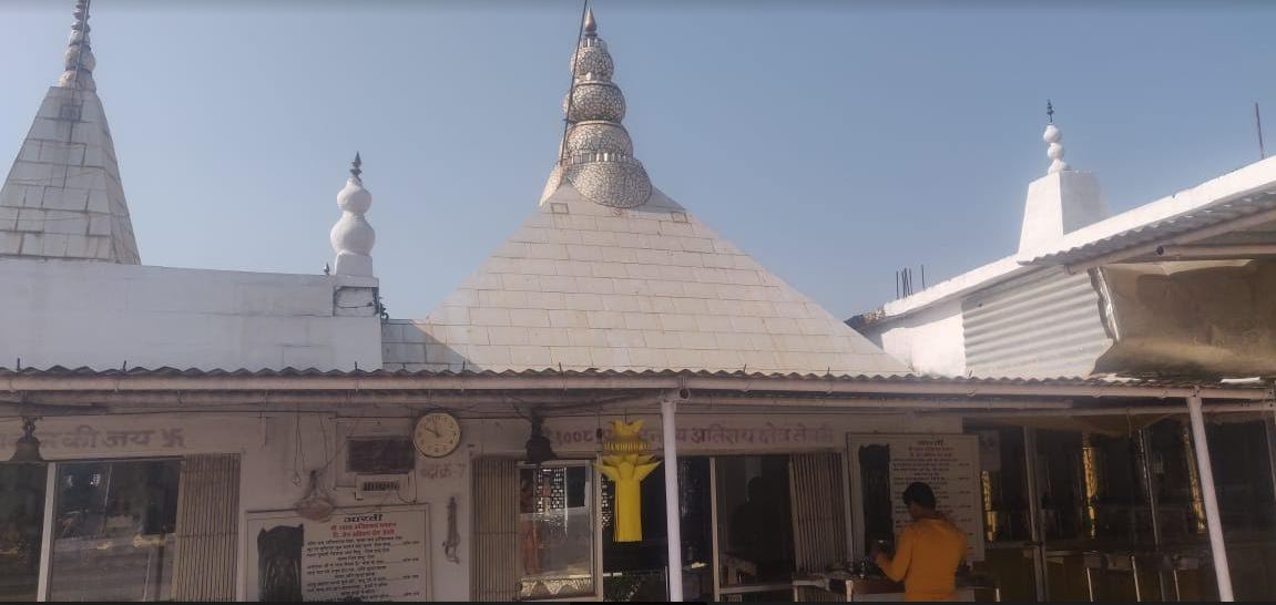 Shri 1008 Ajitnath Digamber Jain Mandir Atishaya Kshetra, Teori, District-Katni (Madhya Pradesh) image 2