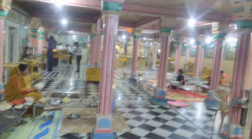 Shri Nabhinandan Digamber Jain Mandir, Itawa Bazar, Bina, District-Sagar (M.P.) image 3