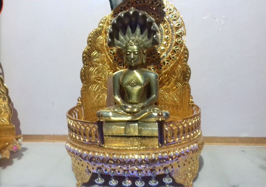 Shri Parshvnath Digamber Jain Panchayati Mandir, Choti Bazaria, Bina, District-Sagar (M.P.) image 2