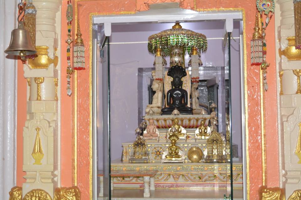 Shri Parshvnath Digamber Jain Mandir, Bakaner, District-Dhar (M.P.) image 1