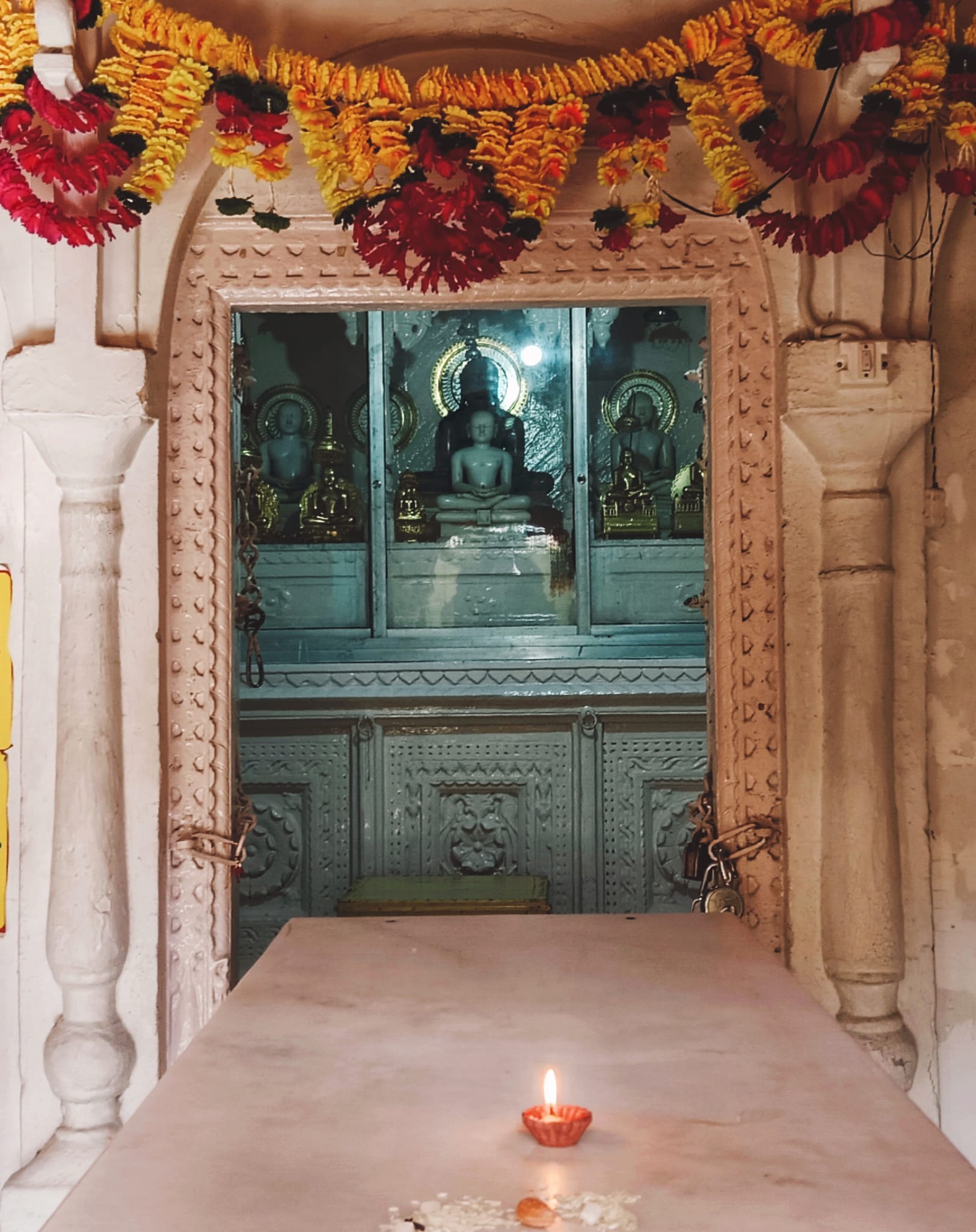 Shri 1008 Shantinath Digamber Jain Mandir, Lawan, District-Bhind (Madhya Pradesh) image 4