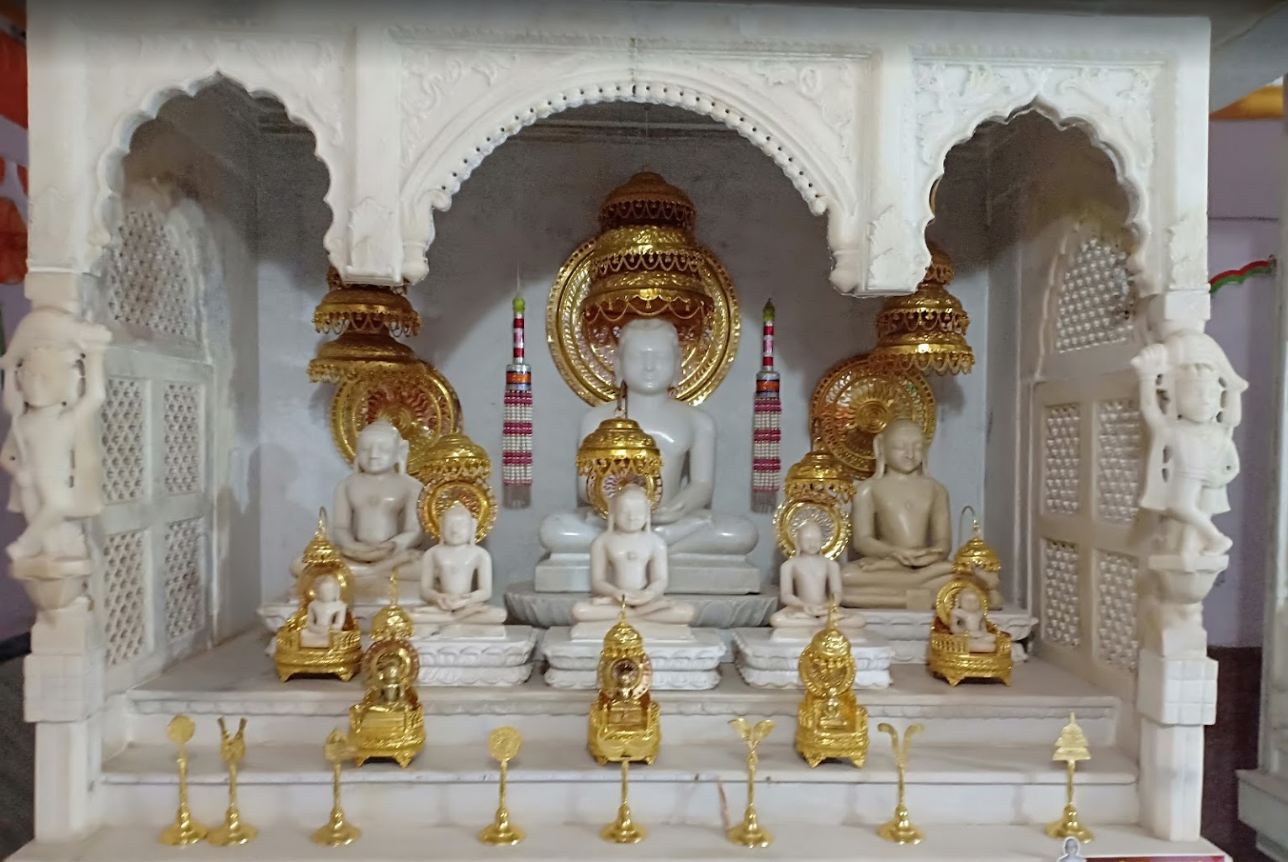 Shri 1008 Parshvnath Digamber Jain Mandir, Naryawali, District-Sagar (M.P.) image 1