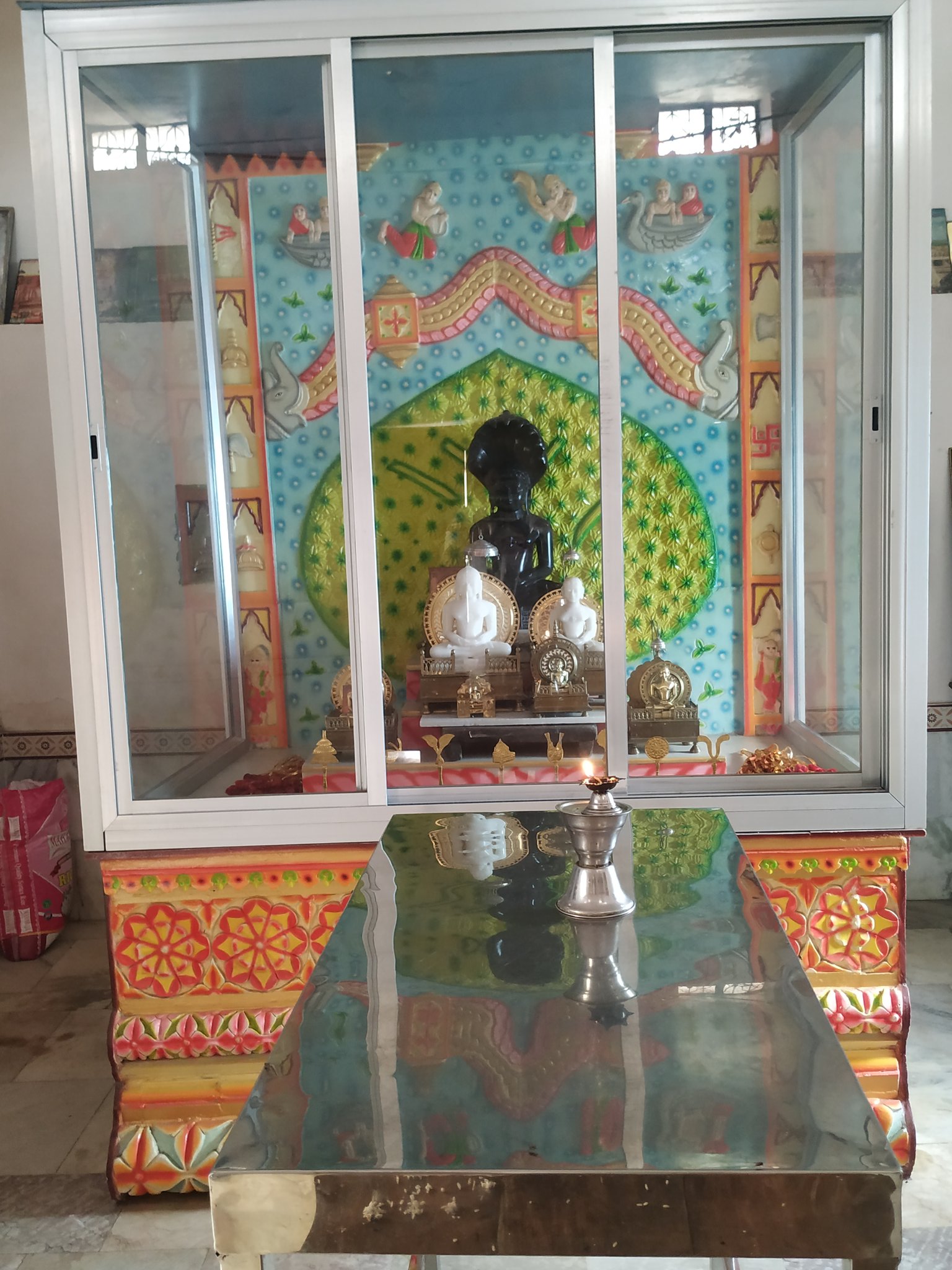 Shri 1008 Parshvnath Digamber Jain Mandir, Jhapan, District - Damoh (M.P.) thumbnail 4