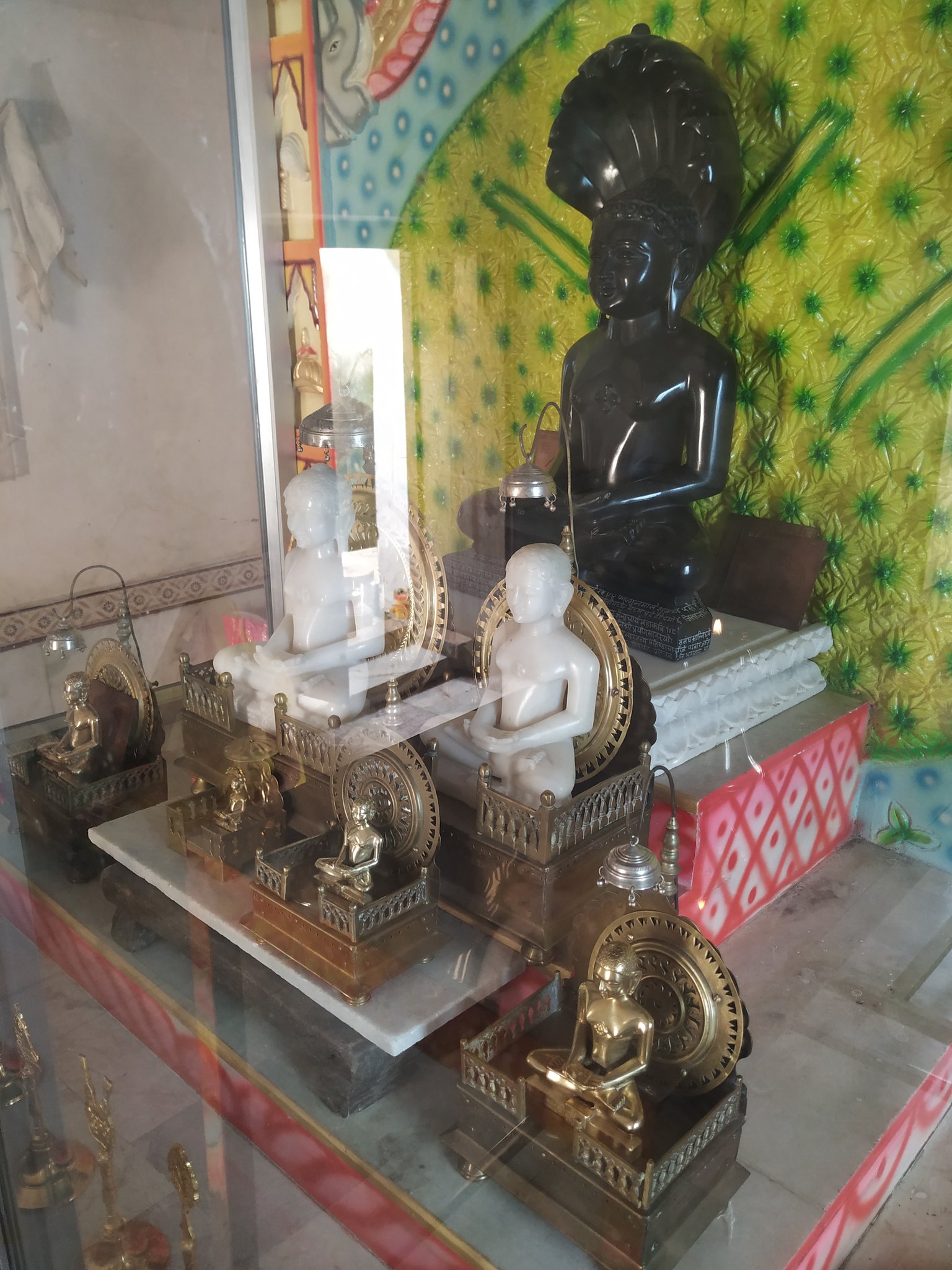 Shri 1008 Parshvnath Digamber Jain Mandir, Jhapan, District - Damoh (M.P.) thumbnail 5