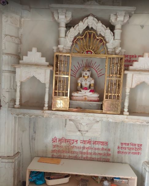 Shri Shwetamber Jain Mandir (Nakoda Parshvnath Mandir), Gumasta Nagar, Indore (Madhya Pradesh) image 6