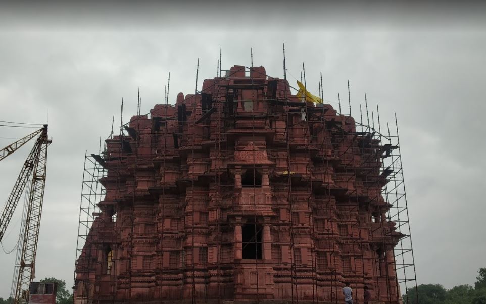 Shri Trilok Choubisi Digamber Jain Mandir, Nemawar, District-Dewas (M.P.) image 2