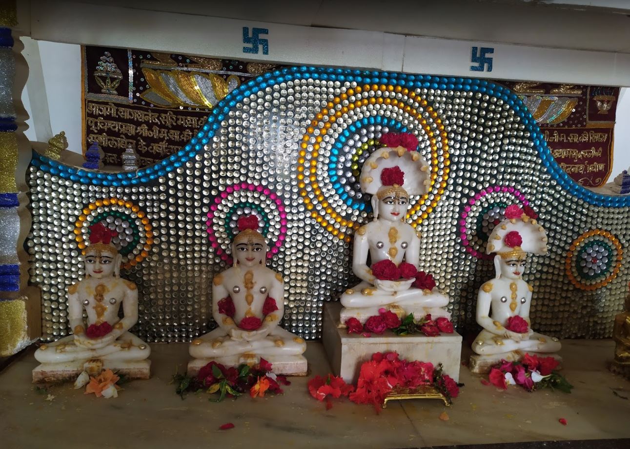Shri Shwetamber Jain Mandir, Ratan Bagh Colony, Airport Road,  Indore (Madhya Pradesh) image 2