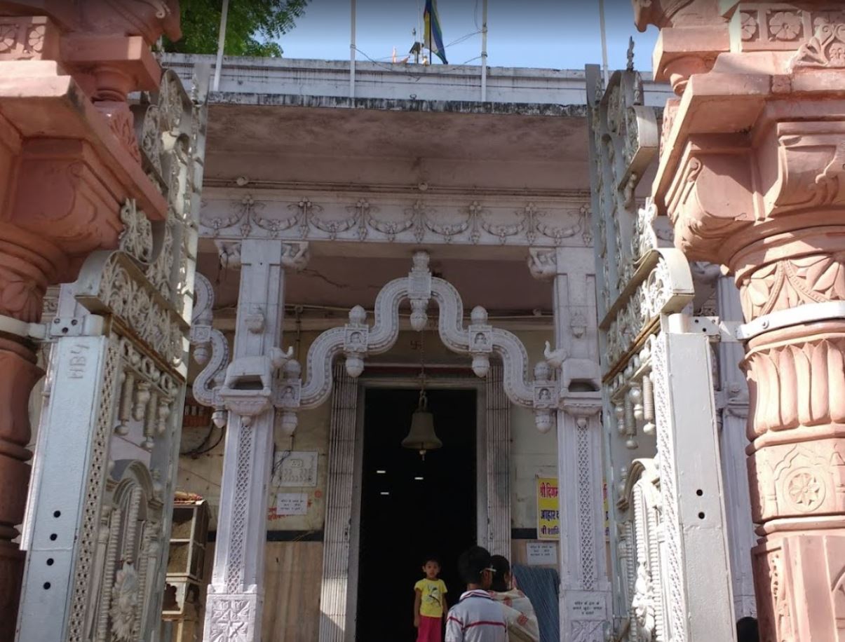 Shri Shantinath Digamber Jain Beespanthi Mandir, Malharganj, Indore (M.P.) image 3