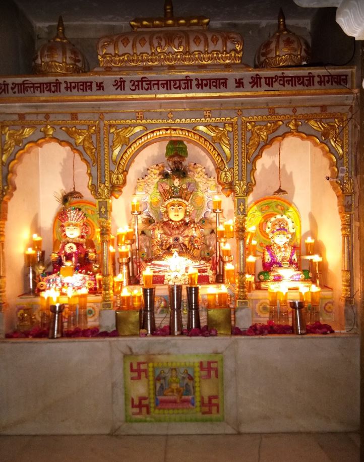 Shri Ajitnath Jain Shwetamber Mandir, Clerk Colony, Indore (Madhya Pradesh) image 7