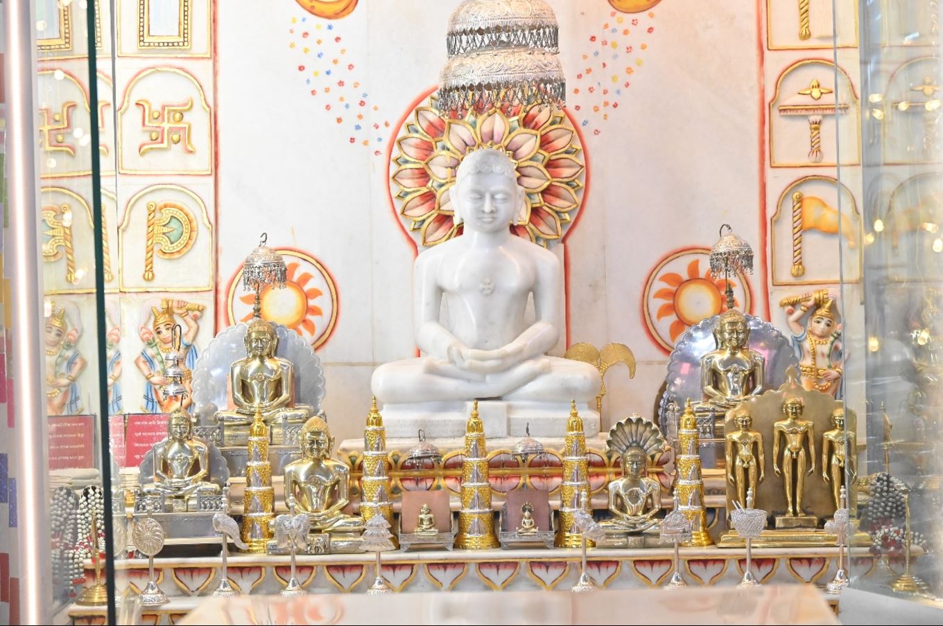 Shri 1008 Parshvnath Digamber Jain  Mandir, Nanda Nagar, Indore (Madhya Pradesh) image 3