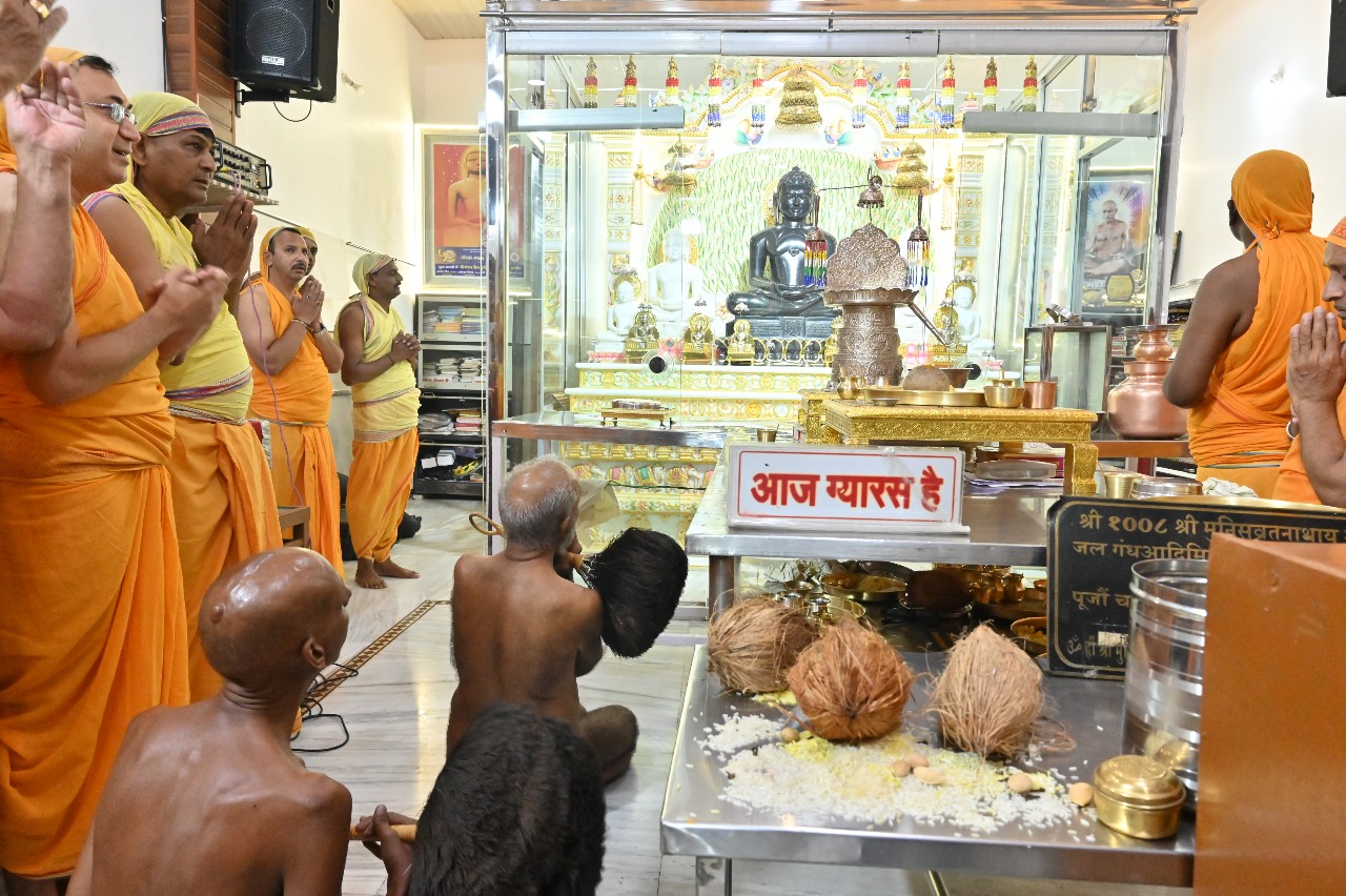 Shri 1008 Shri Munisuvratnath  Digamber Jain Mandir, Gouri Nagar, Sukhlia, Indore (M.P.) image 6