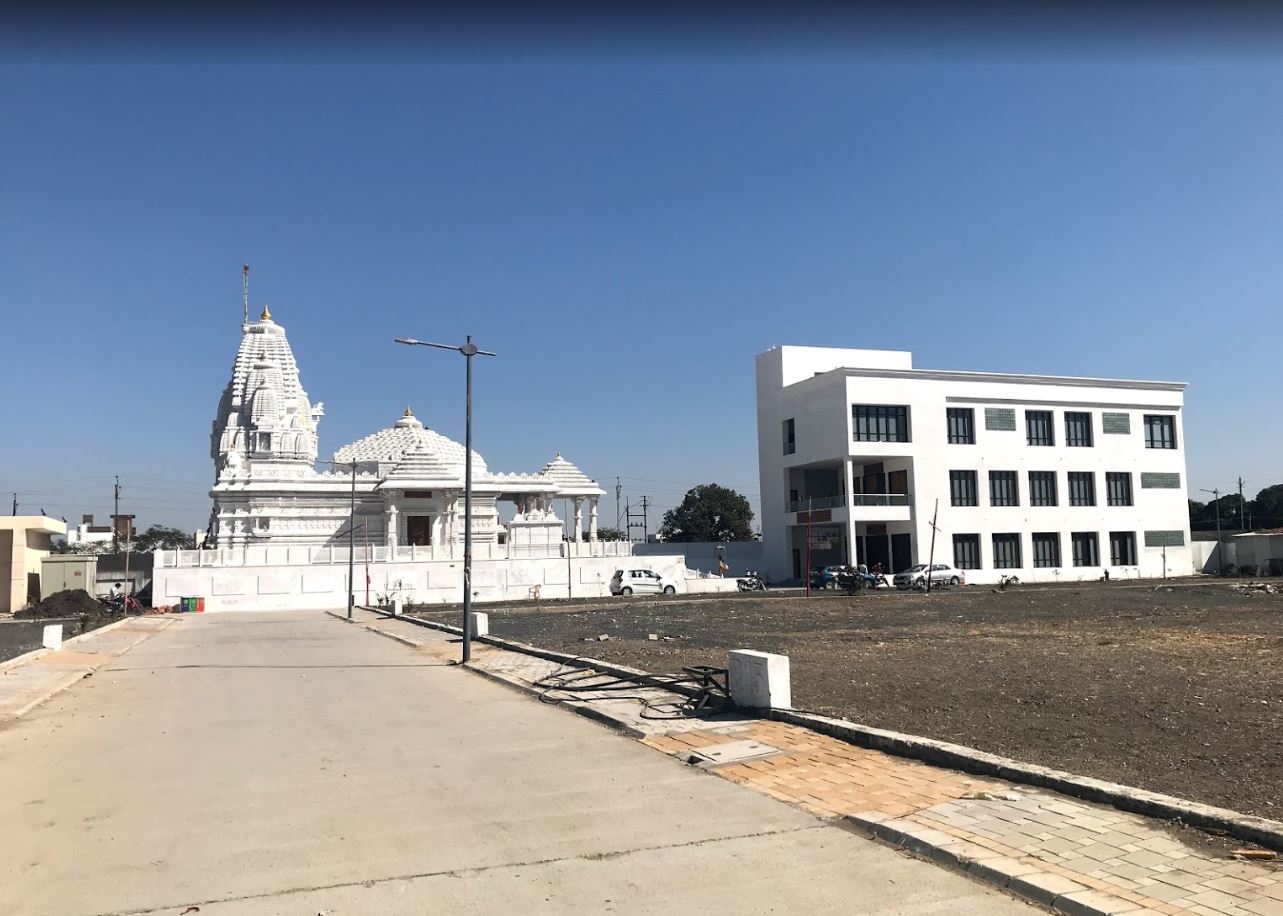 Shri Veermani Chandraprabh Swami Jain  Shwetamber Mandir, Oasis Township, Indore (Madhya Pradesh) image 2