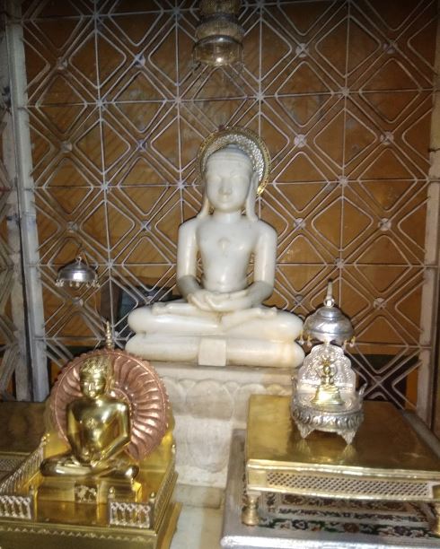 Shri Digamber Jain Mandir, Padariya, District-Sagar (Madhya Pradesh) image 1
